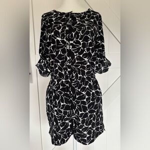 Loft Black and White Shorts Romper, Size 0P